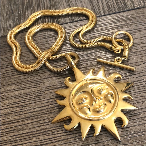 Vintage Jewelry - Vintage Large Goldtone Sun Pendant Round Chain 30”